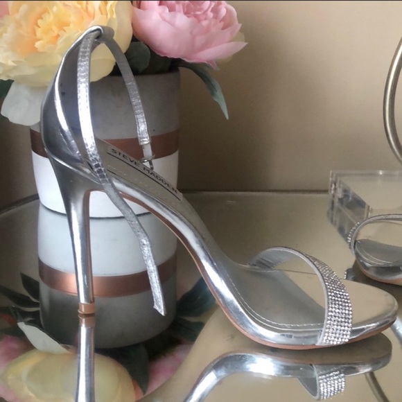 STEVE MADDEN rhinestone silver heels - Picture 5 of 7